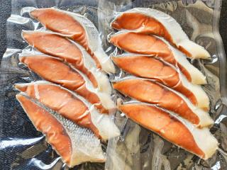 【お魚の日】北海道産新巻鮭切り身を通販でお取り寄せ